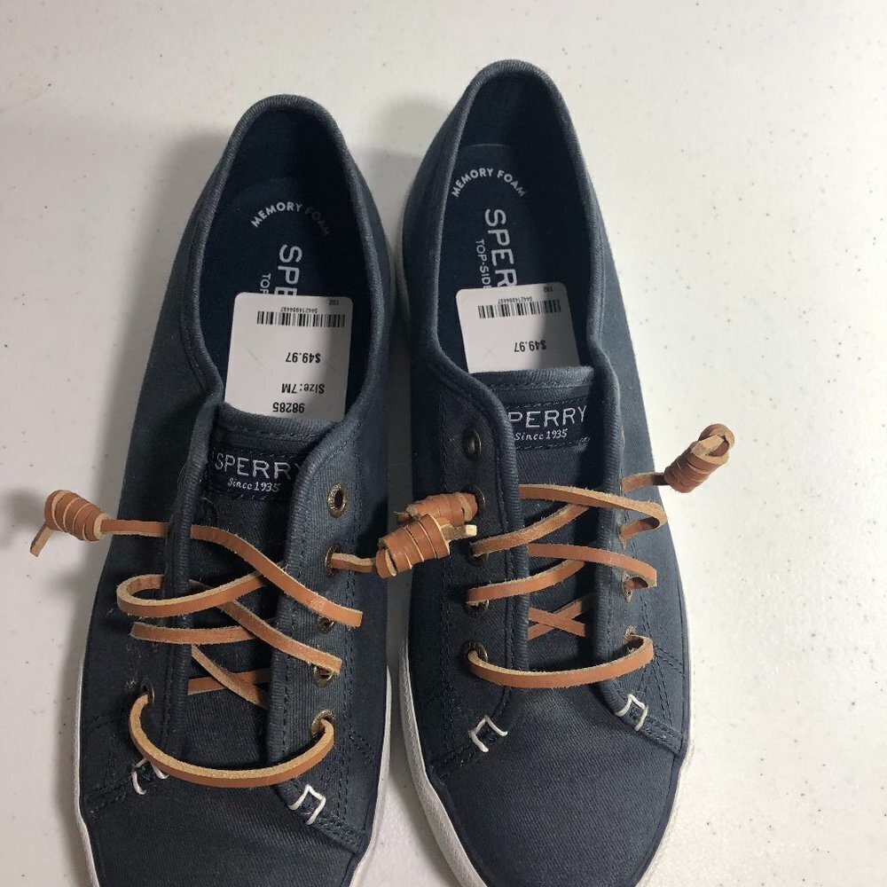 Sperry Boat Sneaker Size 7M - Picture 3 of 4
